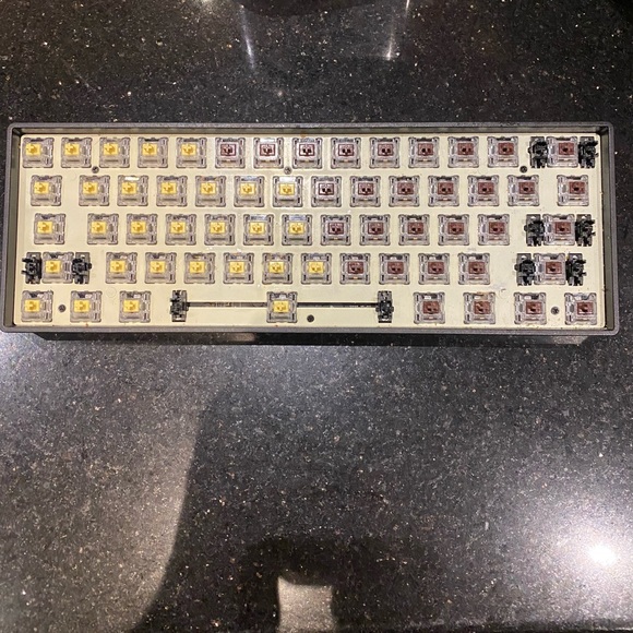 GK61 w/ yellow and brown switches - Picture 2 of 6